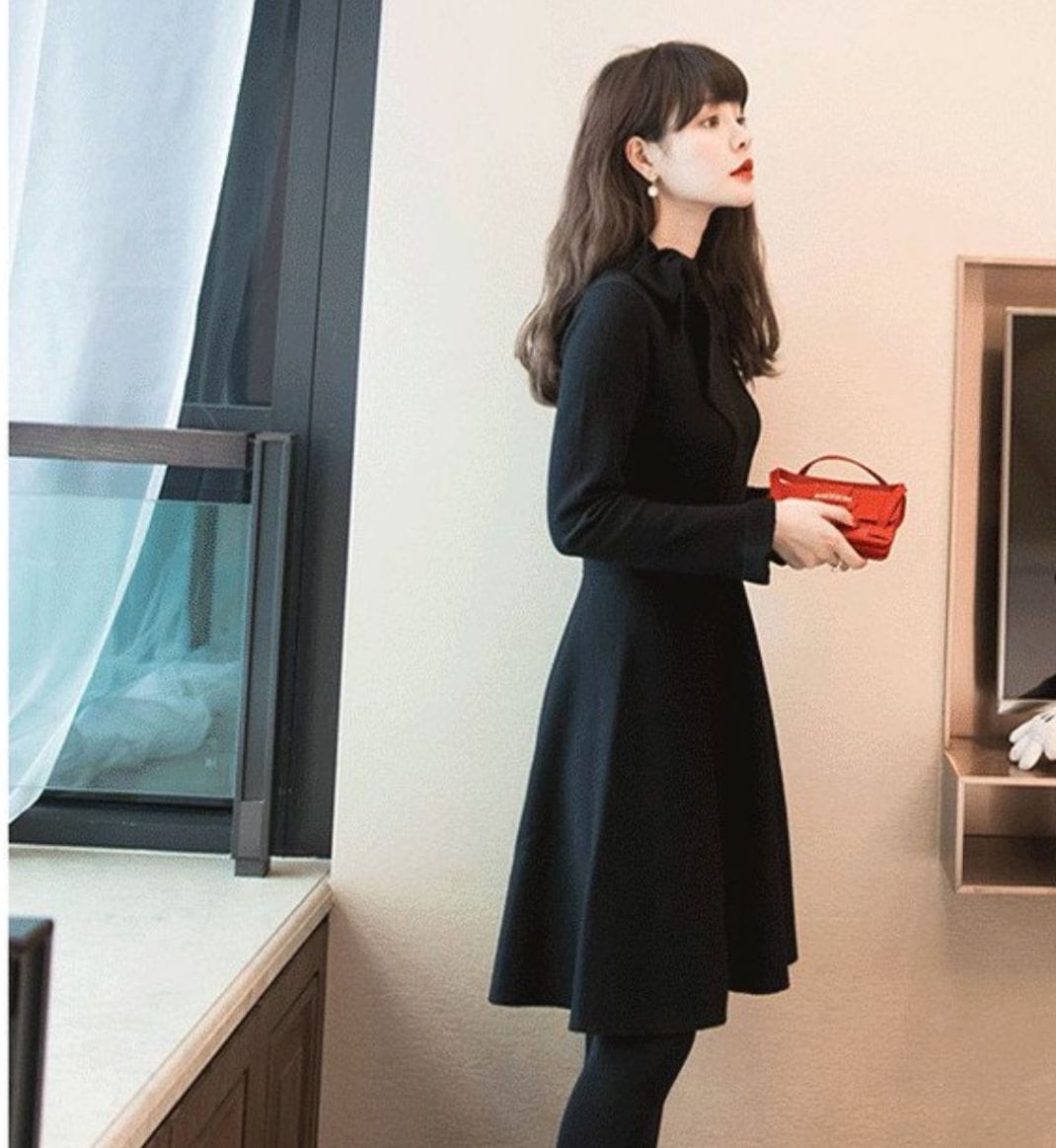 フェミニン ビックリボン デザイン ニットワンピース フレアワンピース ワンピドレス 膝丈 ひざ丈 長袖 ラウンドネック セミフレア 可愛い きれいめ シンプル 上品 おしゃれ