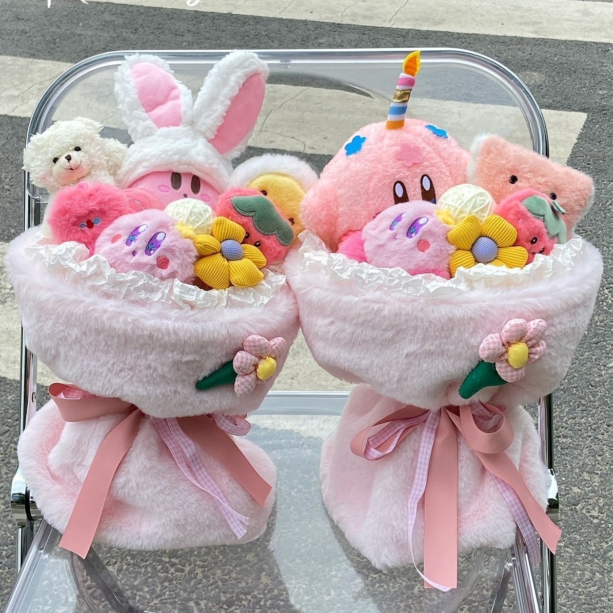 （花束みたいな恋をした）ウサギの耳人形ブーケイチゴクマ漫画人形完成人形女の子のためのかわいい誕生日プレゼント卒業ギフト