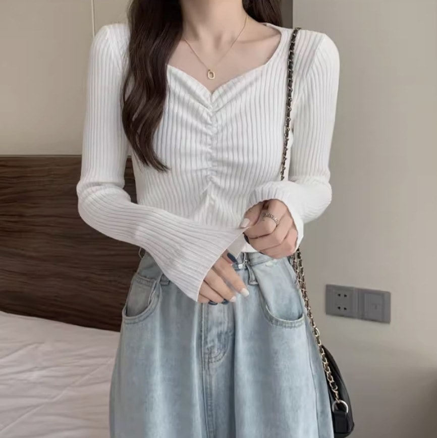 レディース トップス カットソー 長袖 タイト ショート 春 かわいい 大人可愛い きれいめ シンプル カジュアル 上品 おしゃれ かっこいい レトロ こなれ感 ラフ ルーズ 個性的 クール