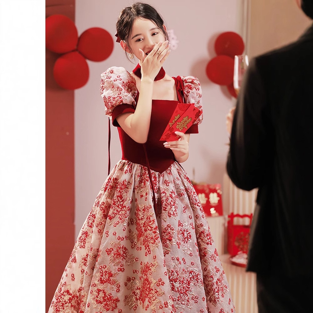 花嫁のワインレッドのトーストドレスは婚約ドレス2025の新しい結婚式のイブニングドレス大きいサイズ小さい秋に平日に着用できます