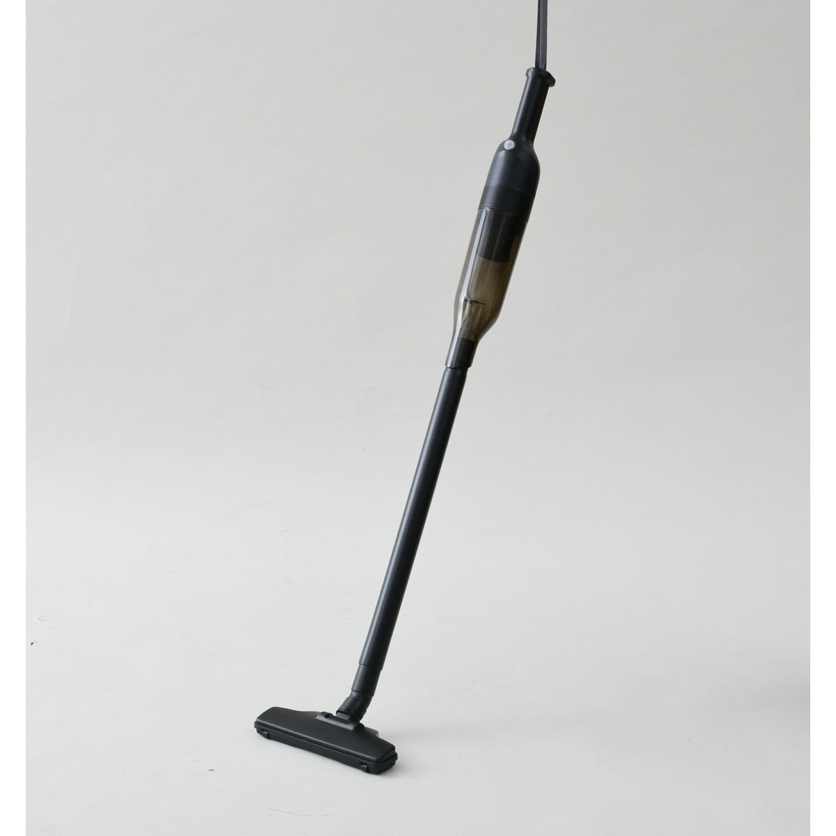 【在庫有・即納】 YAMAZEN軽量コードレスステッククリーナー 超軽量870g ZSCL121(B) スティッククリーナー 軽い サイクロン式 すき間ノズル 8,488円