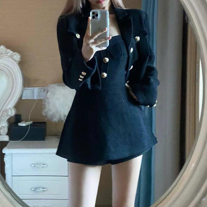 高級な女性用相続人スタイルのツーピーススーツ春と秋シャネル風のショートジャケットとメタルボタンのサスペンダードレス