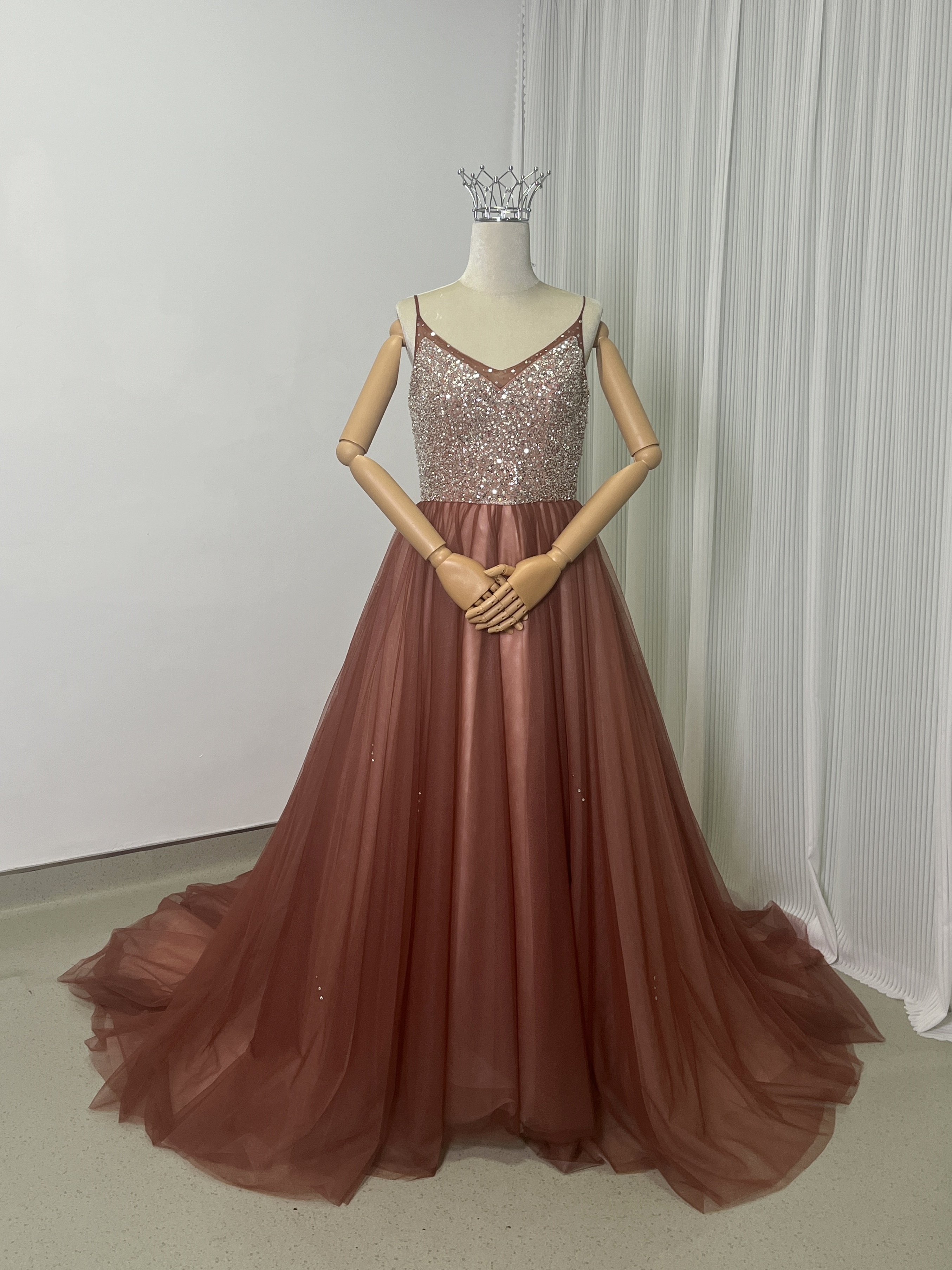 キャミソール ボルドー色 カラードレス キラキラスパンコール ソフトチュール ハンドメイド 編み上げ 演奏会/音楽会