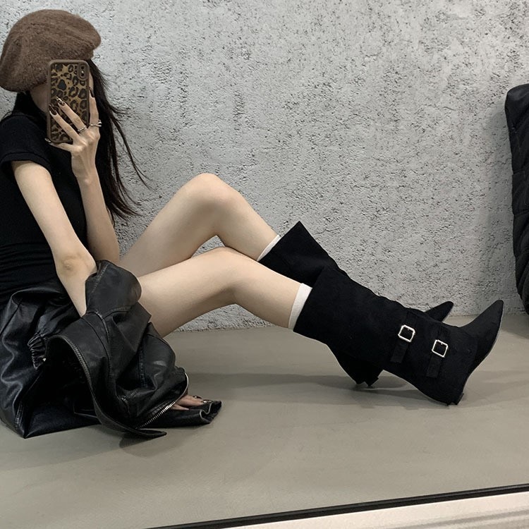 女性のための先の尖ったつま先ブーツ2024秋と冬の新しいミッドチューブ女性ブーツがありますが膝の長いブーツハイヒールのハイヒールマーティンブーツ