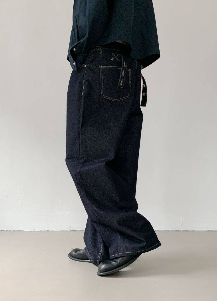 韓国 ブランド 男性用 バック ボタン デニム パンツ ズボン 825890251346412