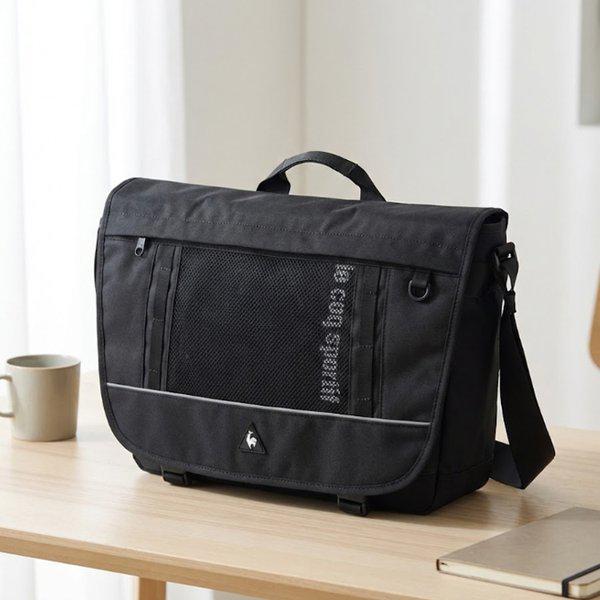 エアフロートメッセンジャーバッグ ブラック QR123ABG11-BLK