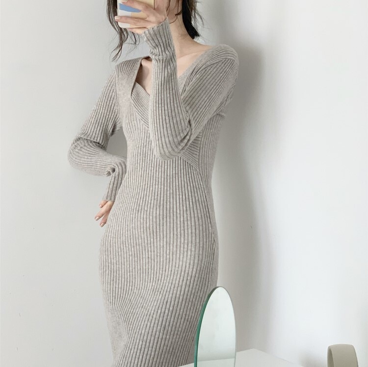 ワンピース ワンピドレス ニットワンピース 膝丈 膝下 ミモレ丈 袖あり 長袖 Vネック タイト ストレート リブ ニット かわいい 大人可愛い きれいめ シンプル カジュアル 大人 上品 おしゃれ