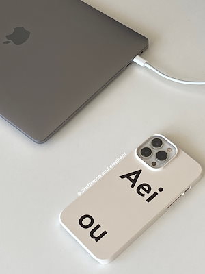 韓国のニッチなシンプルなデザインaeiouはapple 13pro/12フィルム光沢のあるオールインクルーシブ携帯電話ケースiphone15/15proに適しています
