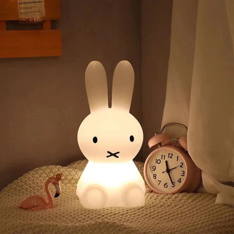 [急速出荷]ミッフィー ライト 新登場 USB 充電 リモコン型 出産祝い 授乳 子供部屋 おしゃれ 間接照明1145124299