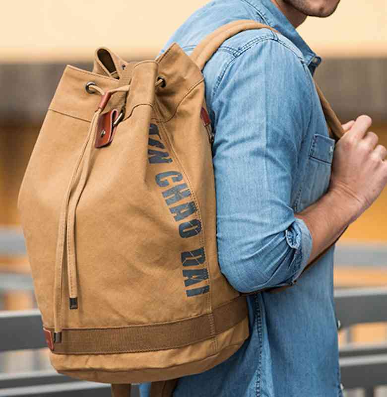 リュック メンズ アウトドア バッグ ビジネス リュックサック 秋 ビジネスバッグ スポーツ 通勤 冬 大容量 40L 通学 革 ビジネスリュック おしゃれ 軽量 撥水 ブランド 大学生 夏 PC パ