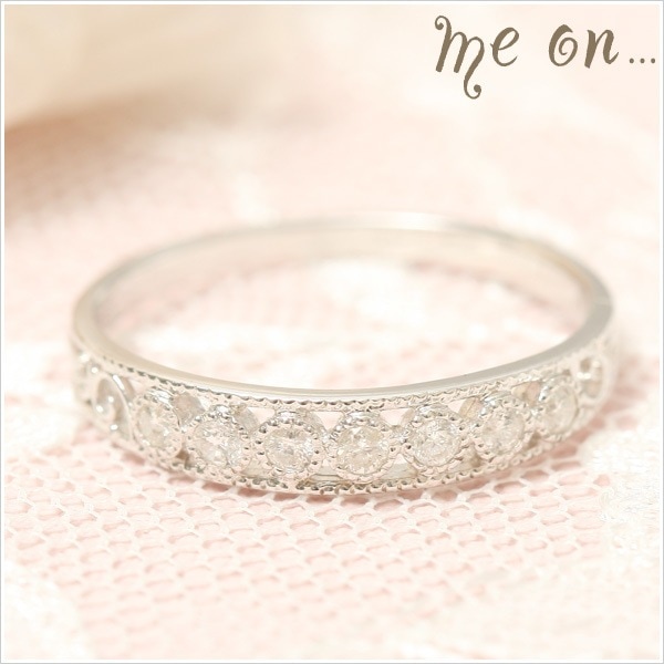 me on... 幸運の数字 7粒天然ダイヤモンドが三日月のように輝く K10ホワイトゴールド WG ハーフエタニティラッキーセブン天然ダイヤモンドリング 発送目安：２３週間