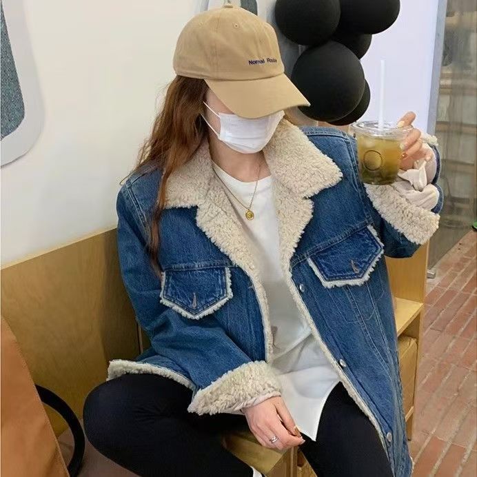 韓国版ファッションカウボーイ子羊毛コート女性秋冬ゆったりしている保温は厚いデニム綿服外で掛けます