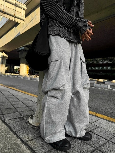 [COSYHARU公式] Catrit Cargo Pocket Wide Sweatpants