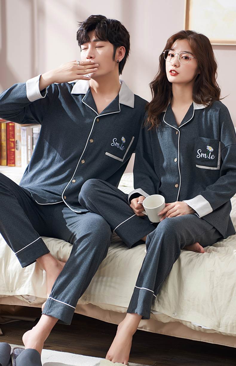 ペア パジャマ カップル ロゴ マーガレット メンズ レディース ロゴ 長袖 開襟 シャツ 胸ポケット 前開き ボタン 長ズボン シンプル 上品 セットアップ 秋 冬 楽ちん M L XL 2XL 3