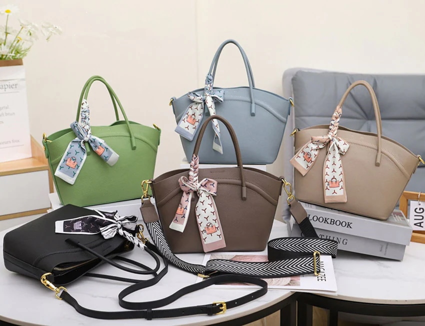 本革トートバッグ　本革通勤トートバッグ　本革通勤ショルダーバッグ　A4適用　レディースバッグ　軽量バッグ　お洒落なカバン　韓国バッグ　人気