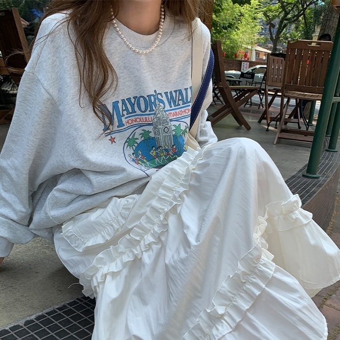 トップス トレーナー スウェット プルオーバー ミディアム丈 長袖 ラウンドネック かわいい 大人可愛い きれいめ シンプル 上品 おしゃれ かっこいい レトロ ラフ ルーズ こなれ感 個性的 主役級 5,305円