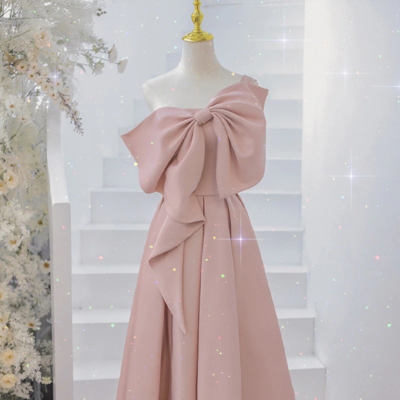 2024夏イブニングドレス結婚式乾杯着用婚約ドレスパフォーマンス気質花嫁ホスト女性