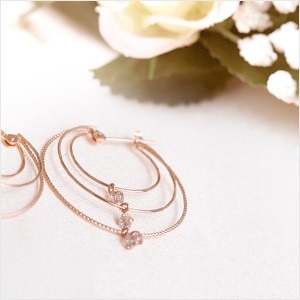 K10ピンクゴールド ３連 天然ダイヤモンド ピアス 発送目安２-３週間