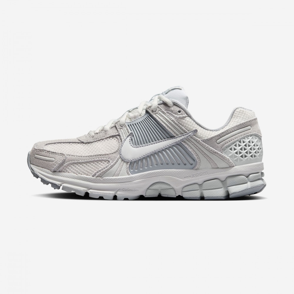 ナイキ ウィメンズ ナイキ ズーム ボメロ 5 スエード HQ0458-001