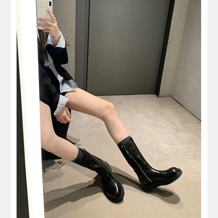 2026年新作 ミドル丈ライダーブーツ 4.5cmプラットフォーム ラウンドトゥ サイドジッパー スリム効果