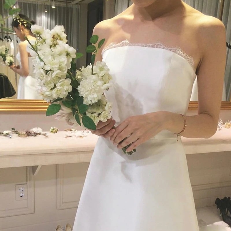 パーティードレス結婚式袖なしミディアム丈ビスチェブライダル二次会花嫁発表会フォトウ