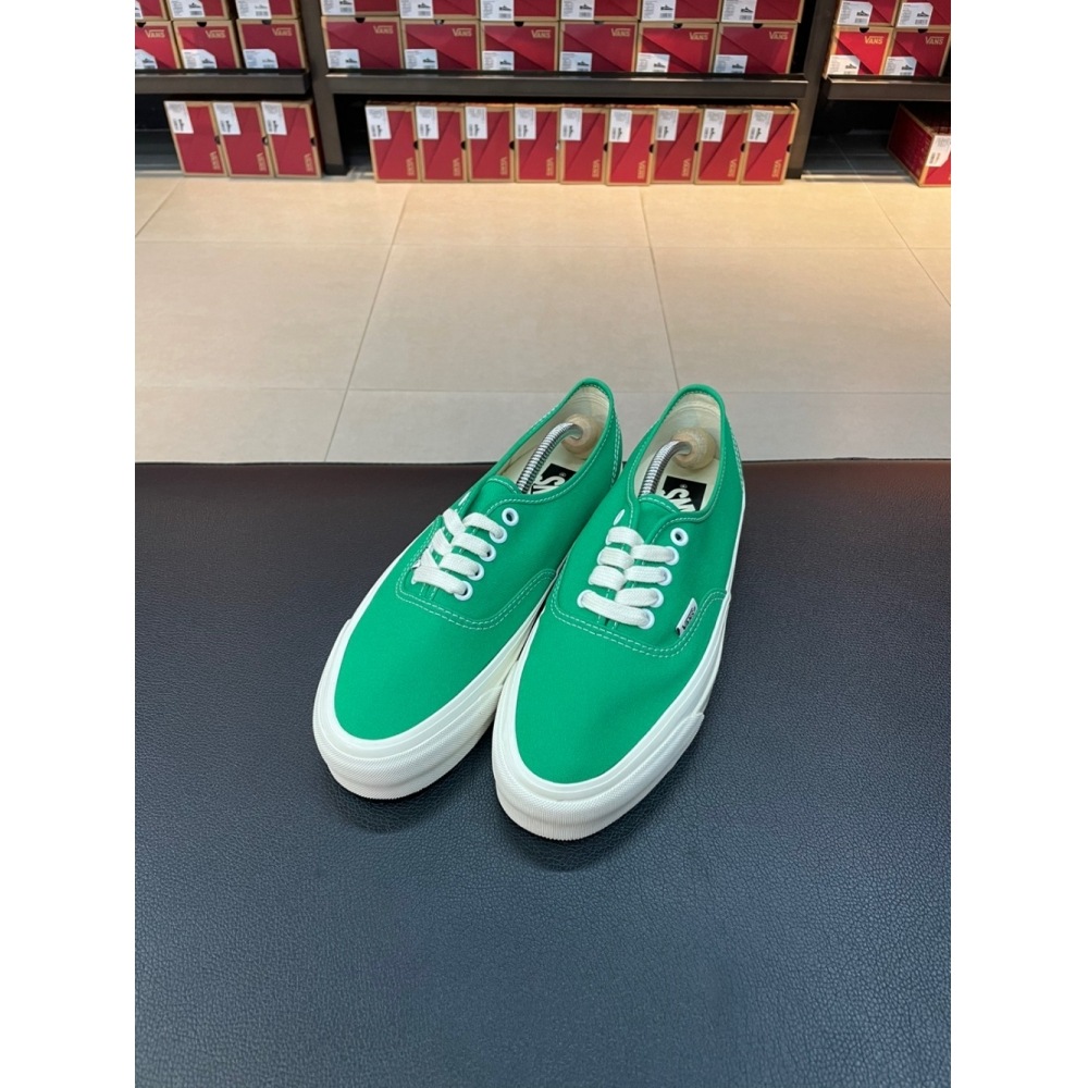 バンズ (ユニセックス) Mte Authentic Ressue 44 スニーカー (Mte Authentic Ressue 44) (グリーン) (VN000CW2CX1)