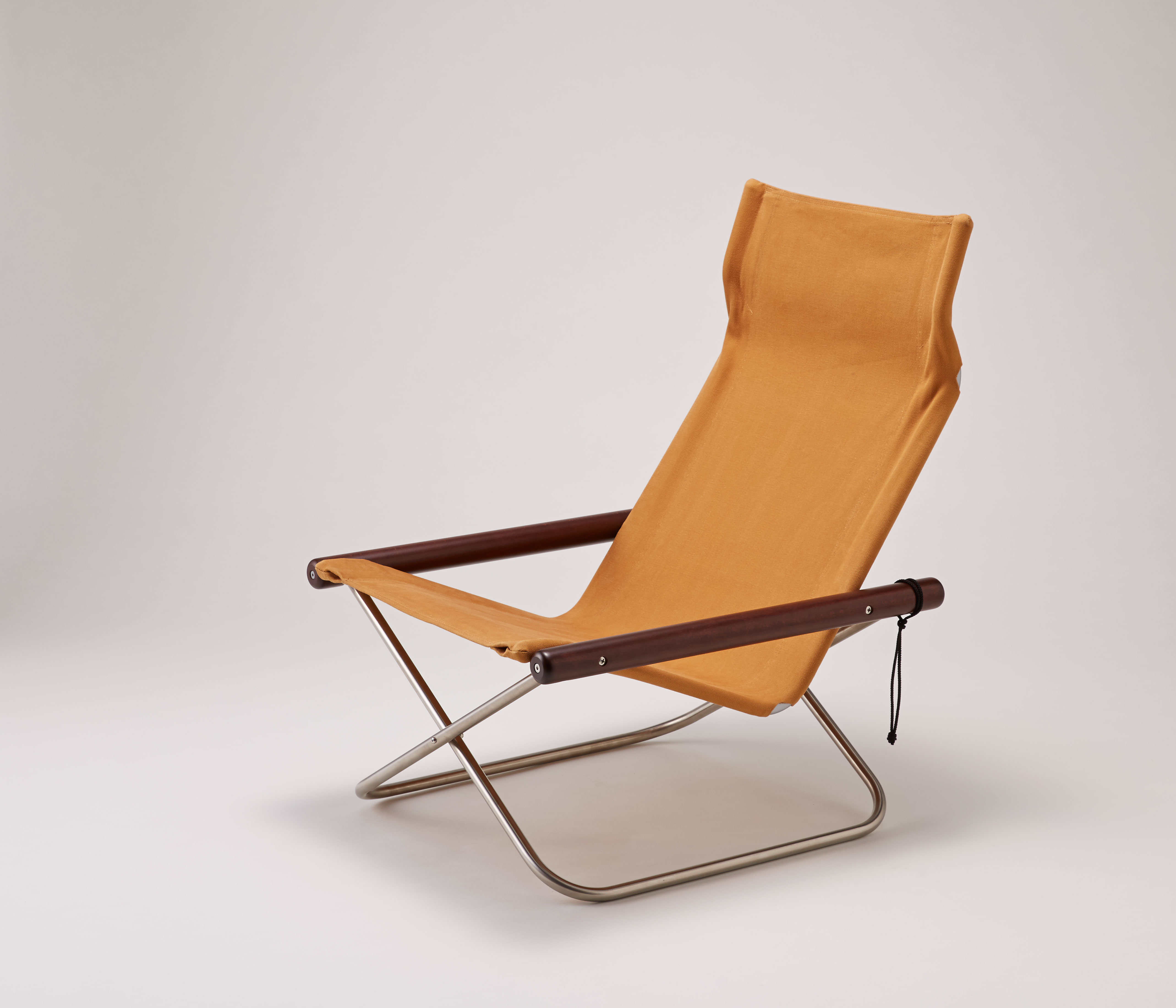 ニーチェアX NY-126 パーソナルチェア 椅子　キャメル/布地 ダークブラウン/肘 折りたたみチェア アウトドアチェア 33,605円