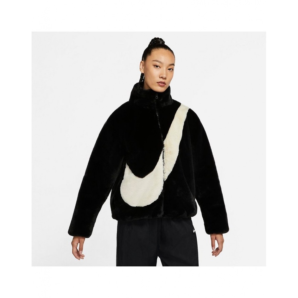 ナイキパウファージャケット