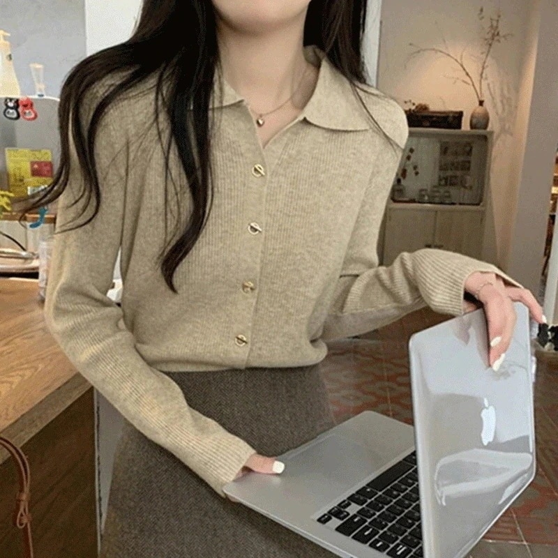 長袖 トップス 韓国ファッション Vネック ニッチデザイン ニットカーディガン 着痩せ セーター