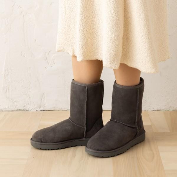 UGG グレー ショートブーツ UGG WOMENS CLASSIC SHORT II GREY アグ ムートンブーツ
