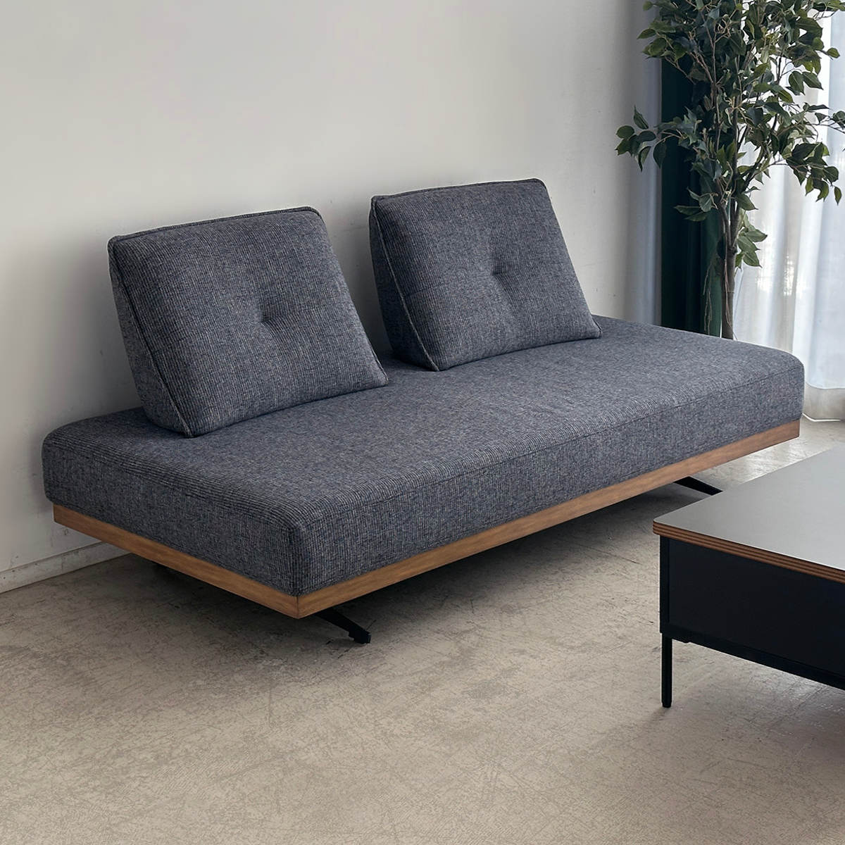 ソファベッド 幅170cm 2人掛け 2.5人掛け ブラ―マ クッション付き ソファ 背もたれ ファブリック 高級感 スタイリッシュ モダン 天然木 異素材 スチール