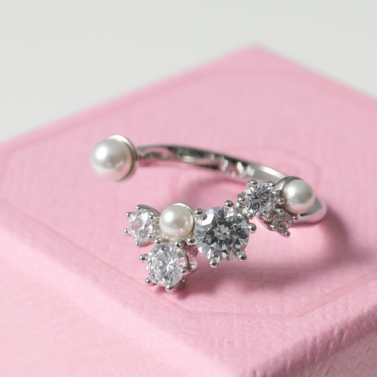 SWAROVSKI スワロフスキー リング Constella コンステラ オープンリング 5705597 5705598 レディース 指輪 パール クリスタル アクセサリー WHITE/RHS