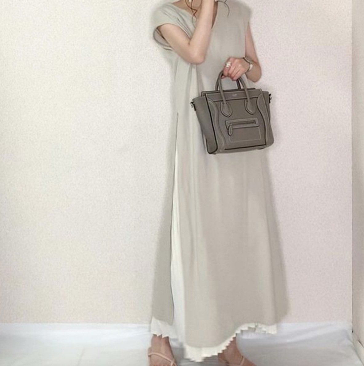 スカート ワンピース ロング ロング丈 かわいい 大人可愛い きれいめ シンプル カジュアル 大人 Vネック 異素材ミックス プリーツ スリット 韓国 無地 エレガント　春夏 休日 旅行 グレー 5,780円