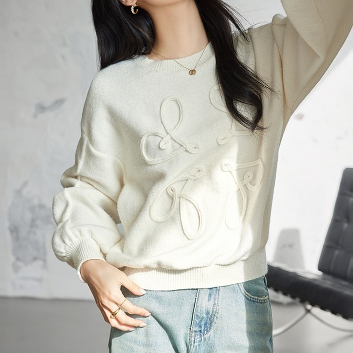 プルオーバー ニット セーター ラウンドネック レディース トップス 長袖 ボリューム袖 フェミニン かわいい 大人可愛い きれいめ シンプル 上品 おしゃれ こなれ感 個性的 抜け感 ナチュラル
