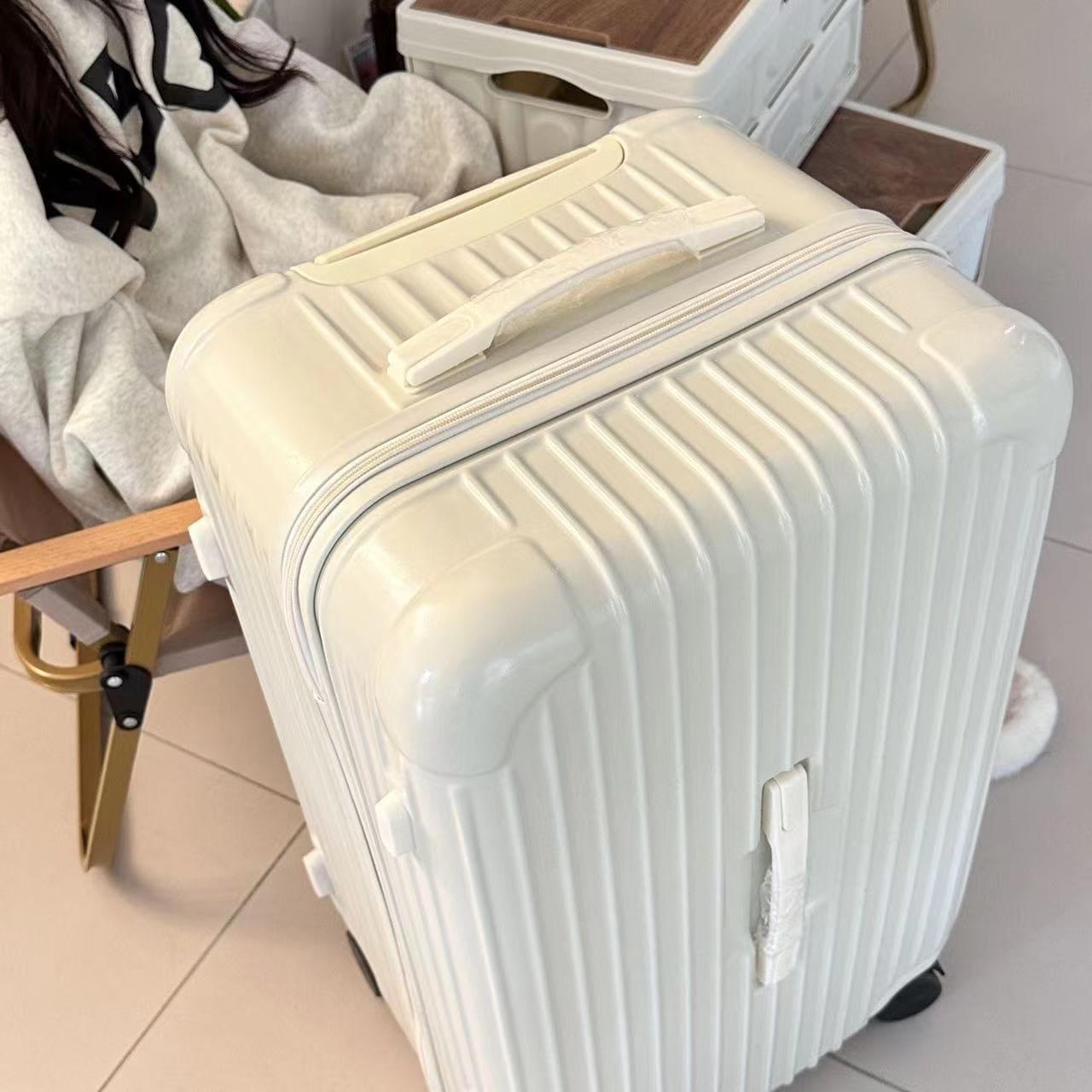 バッグキャリーバッグ旅行 無料！ 多色 360回転キャスタ 旅行バック キャリーバッグ 大容量 TASロッキャリーケース 出張 スーツケース スター同じファッションキャリーケース 静音 旅行 修学