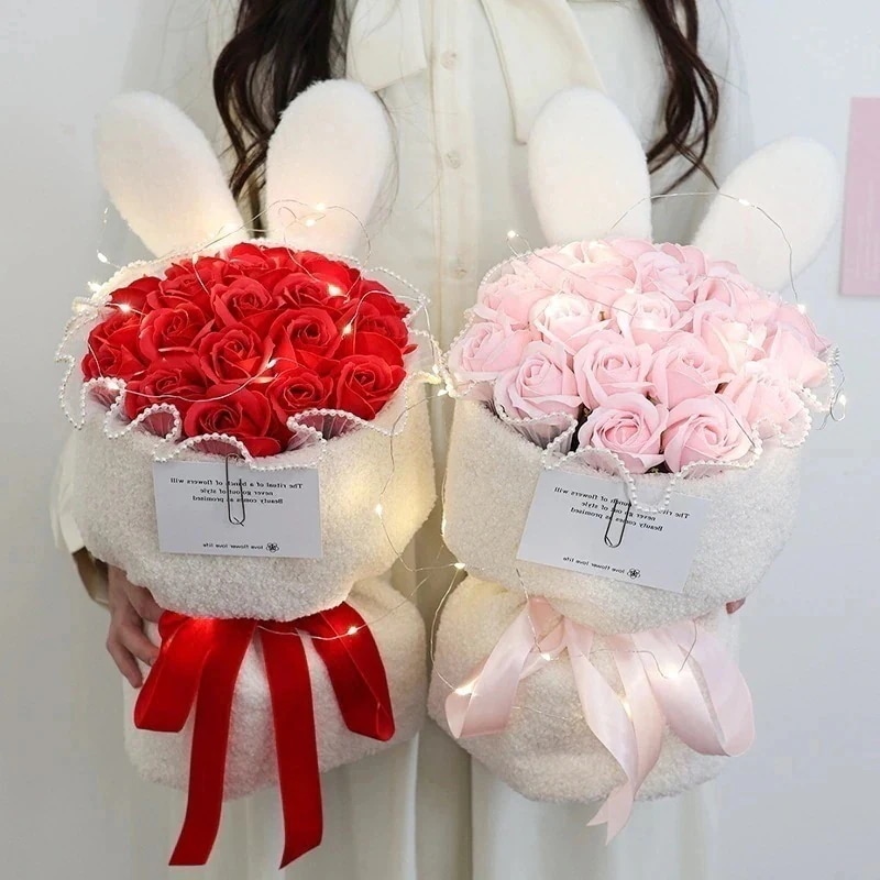 ソープ シミュレーション ガールフレンドへのロマンチックなギフト 花を持っている うさぎ ブーケ クリエイティブ うさぎの耳 ローズ