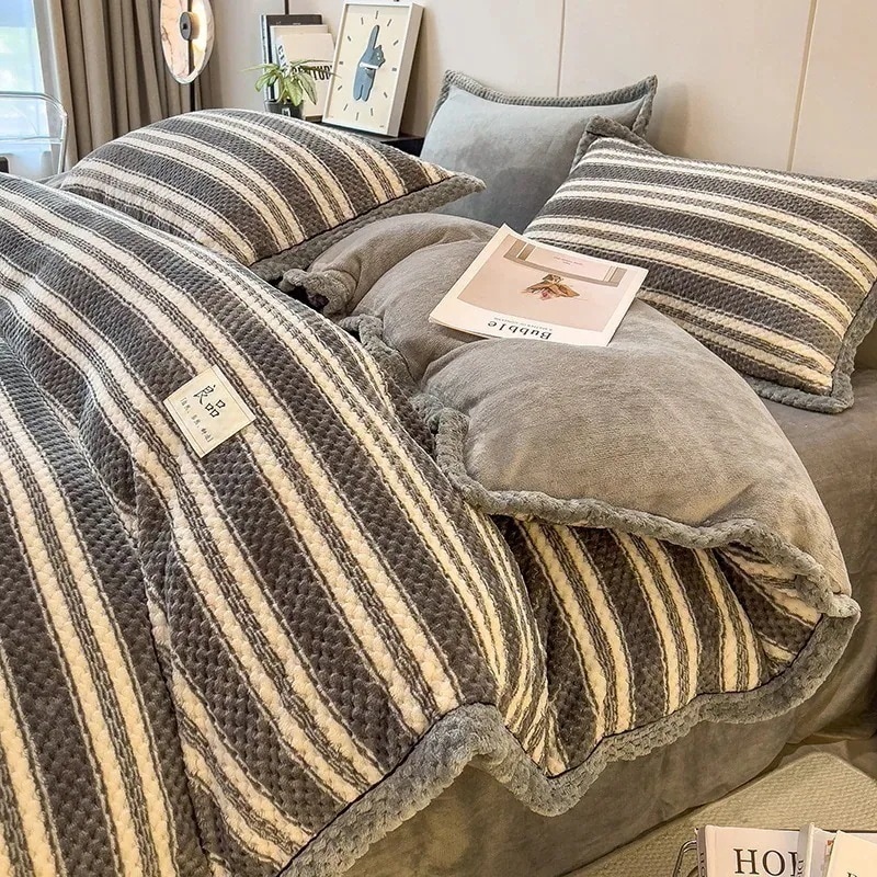 今の流行用ベルベットベッド4点セットビーンベルベット厚みのあるキルトカバー暖かいベッドシーツフランネル厚みのあるベッドシーツ3点セット