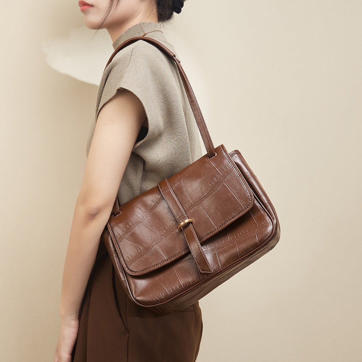 新作限定 ショルダーバッグ トートバッグ ハンドバッグ 本革 大容量 コーディネート シンプル ヴィンテージ レディースファッション ブラウン