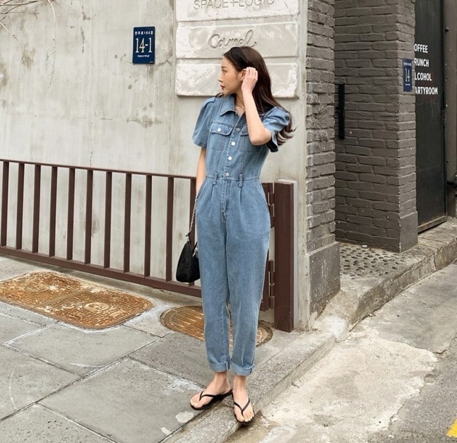 パンツ オールインワン ジャンプスーツ Gパン ズボン ストレートパンツ デニムパンツ ロング丈 アンクル丈 袖あり 半袖 襟付き 細身 ウエストマーク ポケット ボタン ブルーデニム かわいい