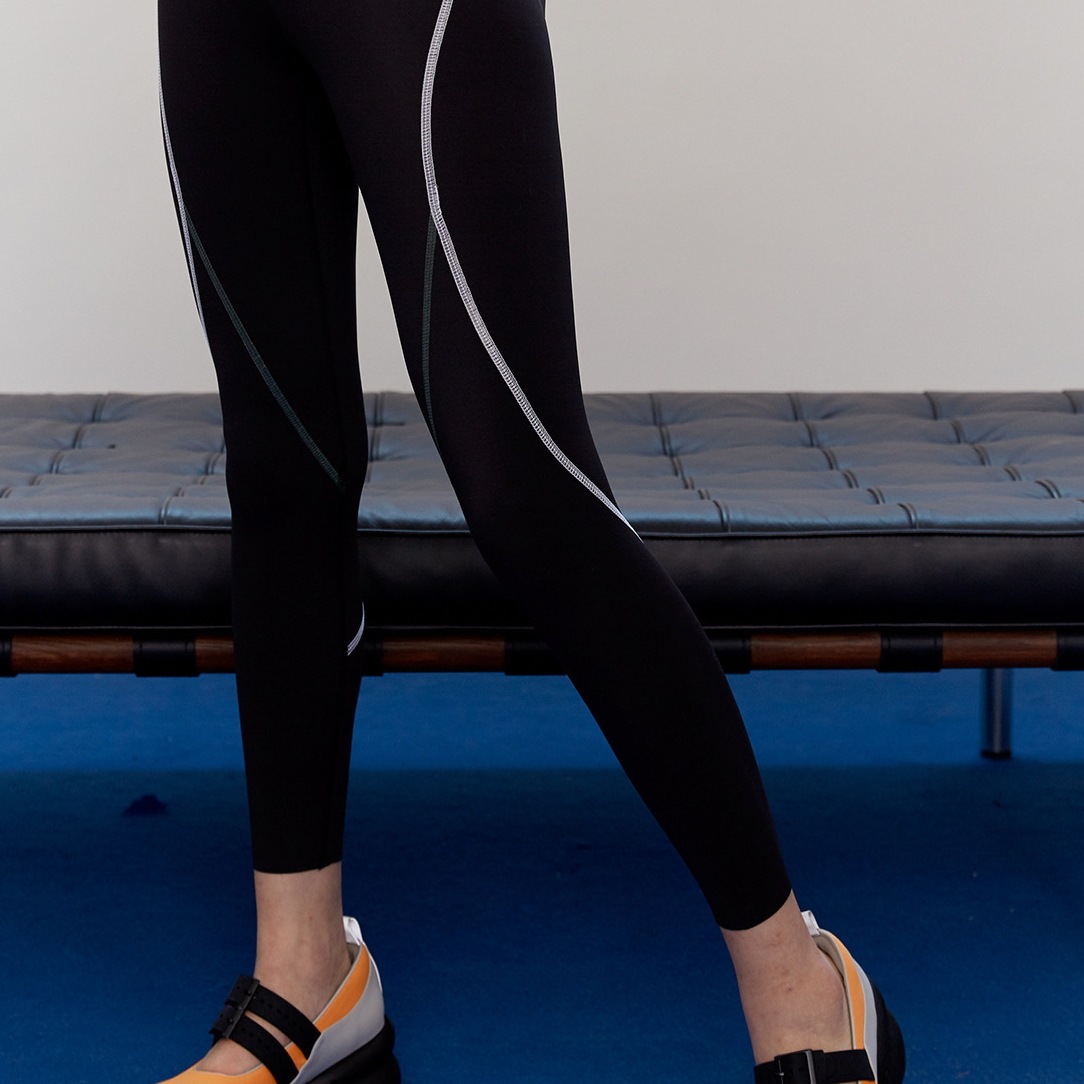 美スタイル ボトムス パンツ アンクル丈 タイト ストレート ハイウエスト 伸縮性 カジュアル おしゃれ かっこいい 大人女子 こなれ感 ラフ スポーティー ランニング フィットネス ヨガ ライン