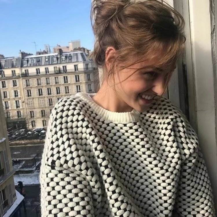 レディース レトロ柄 ラウンドネック ニットセーター トップス セーター ショート丈 袖あり 長袖 ドロップショルダー 襟なし ニット ホワイト S M L かわいい シンプル カジュアル 大人 大人