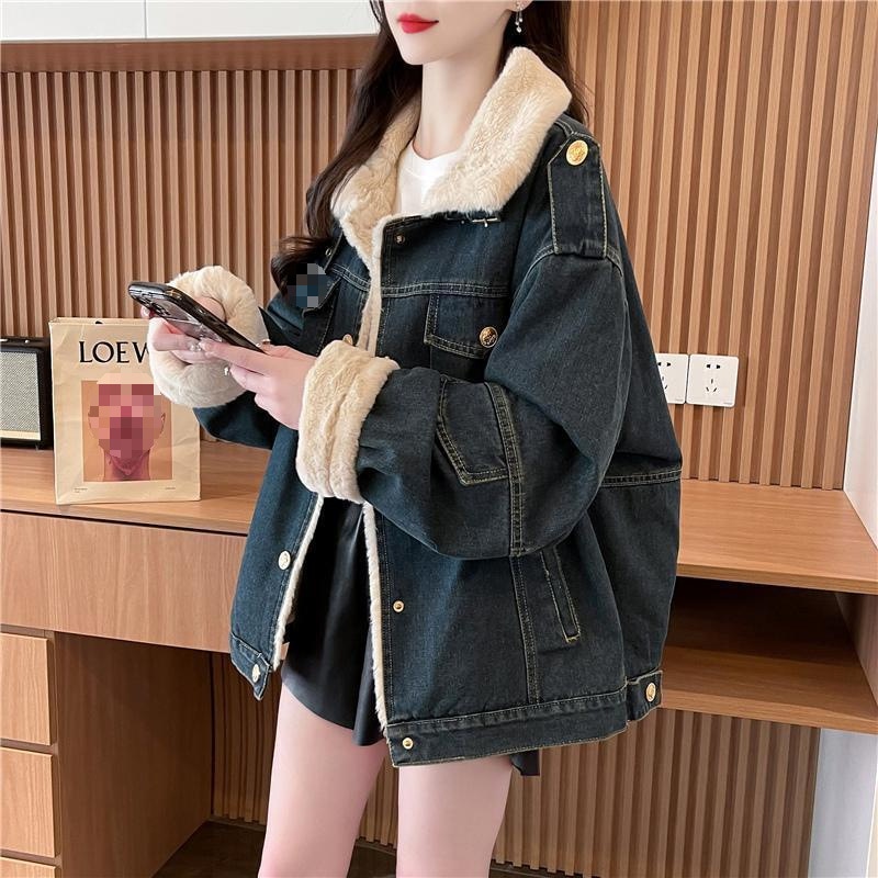 高級感がとてもきれいでベルベットが厚くなったカウボーイコートの女性202年の新型冬のゆるいカジュアルな洋風上着