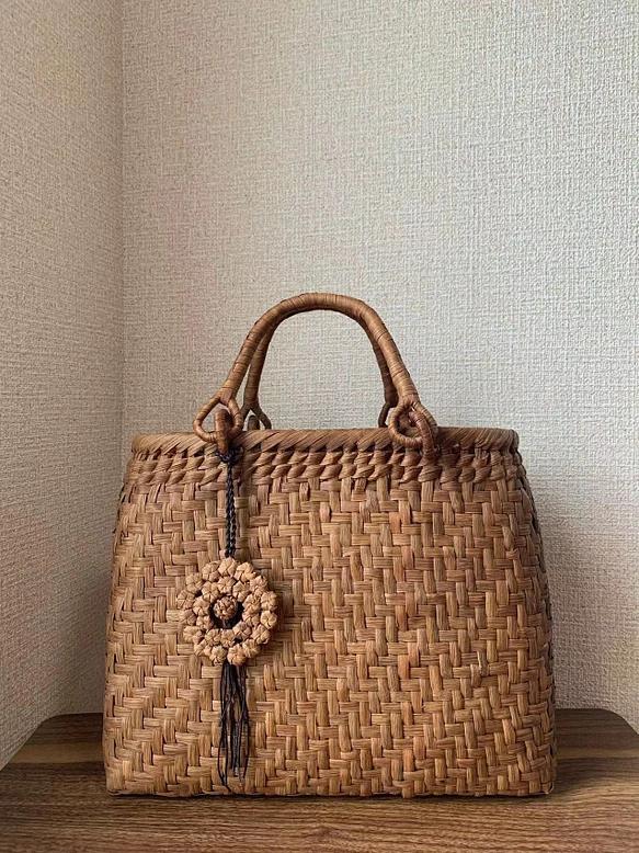 山葡萄 山葡萄かごバッグ 手作り 籠バッグ 網代編み チャーム付き 内布あり 和服バッグ ゆかたバッグ レディースバッグ (約)幅31本体高さ24.5マチ12cm