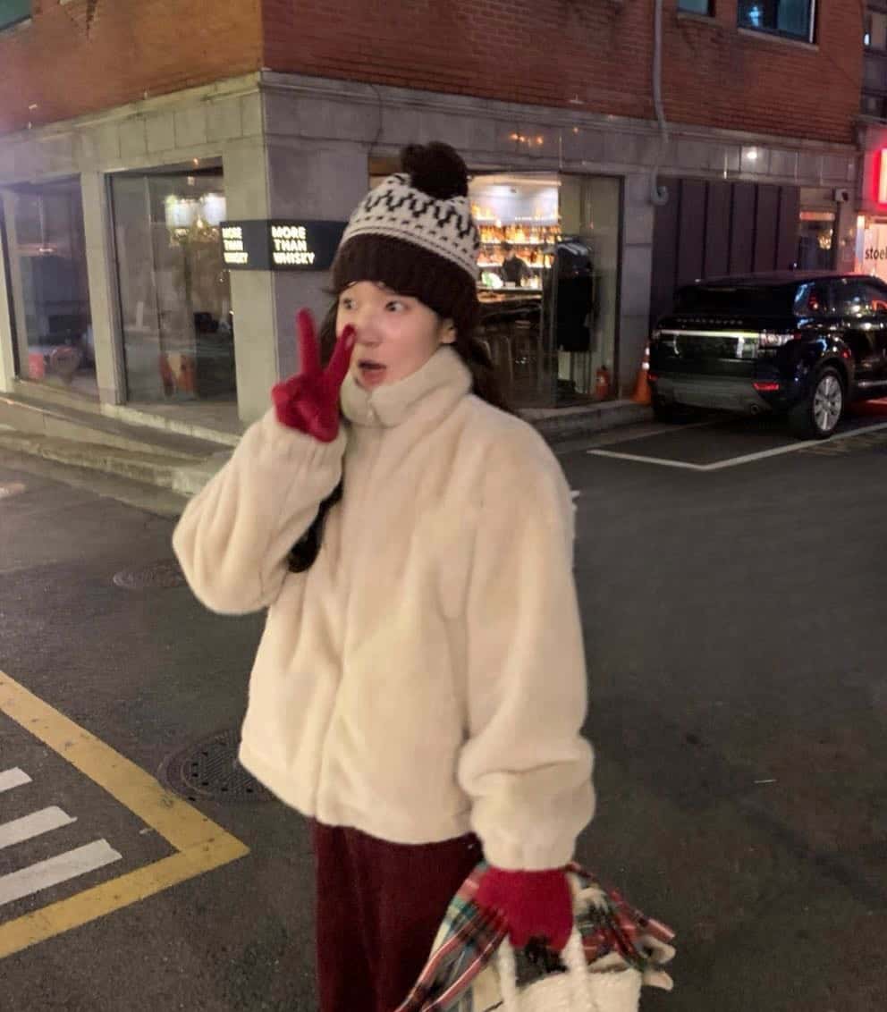 【2024新作】フェイクファー ジャケット レディース ベージュ グレー ブラック M Lサイズ 防寒 保温 軽量 エレガント おしゃれ 冬用 ヨーロッパミンク風 スエード調裏地 高級感 アウター カ 11,248円