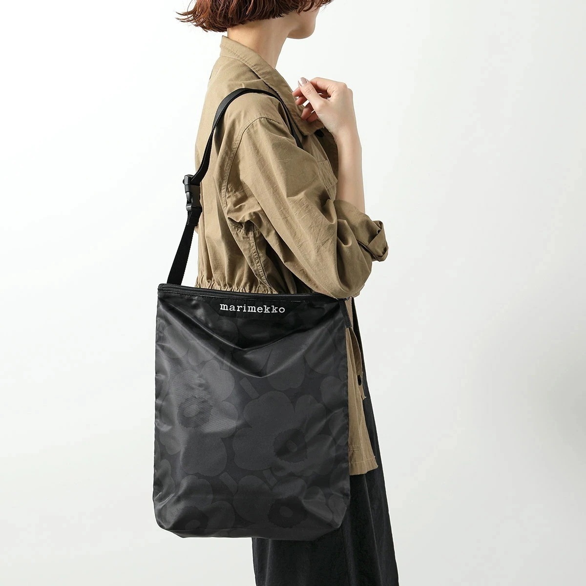 marimekko マリメッコ ショルダーバッグ Neat Crossbody Unikko M ニート クロスボディ ウニッコ 094122 レディース トートバッグ ハンドバッグ 鞄 999