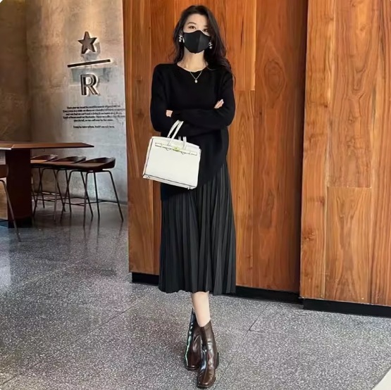 レディース ワンピース ミモレ ロング 長袖 ラウンドネック Aライン ドッキング プリーツ きれいめ シンプル 上品 おしゃれ こなれ感 無地 春 秋 授業参観 ママ お出かけ 休日 重ね着 楽ちん