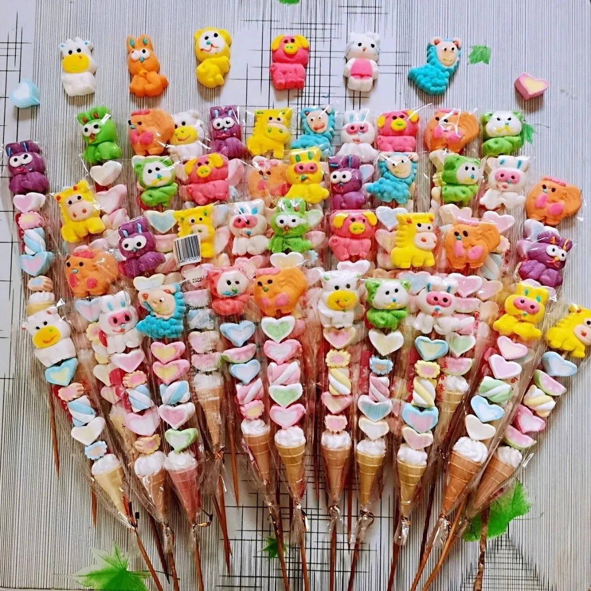 75150Pcs 漫画のマシュマロ串マシュマロホーソフトキャンディロリポップの詰め合わせ 誕生日プレゼント