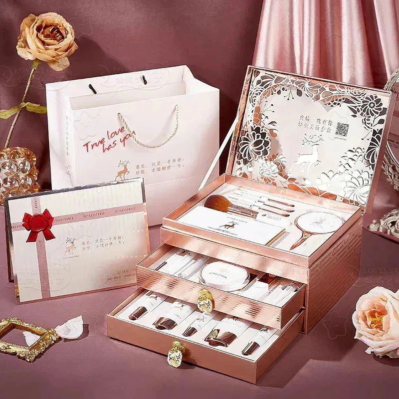 Qoo10] YOULIYOULA 【急速出荷】新年の贈り物 クリスマスコス : キット