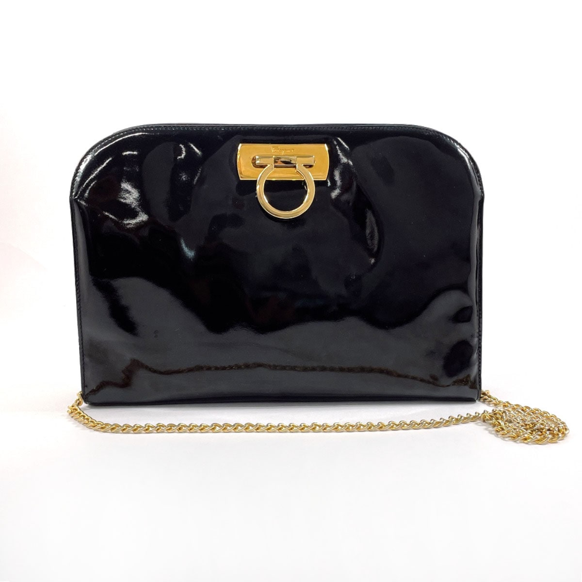 Salvatore Ferragamo P21 0587 チェーンショルダー ガンチーニ ショルダーバッグ ブラック パテントレザー レディース