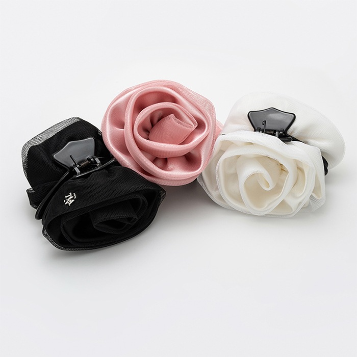 ポンポン ローズ ヘアクロークリップ／Pompom Rose Hair Claw Clip／韓国ヘアアクセサリー／韓国スタイル